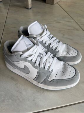 Wmns Air Jordan 1 Low 'White Wolf Grey'